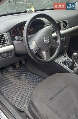 Хэтчбек Opel Signum 2005 в 