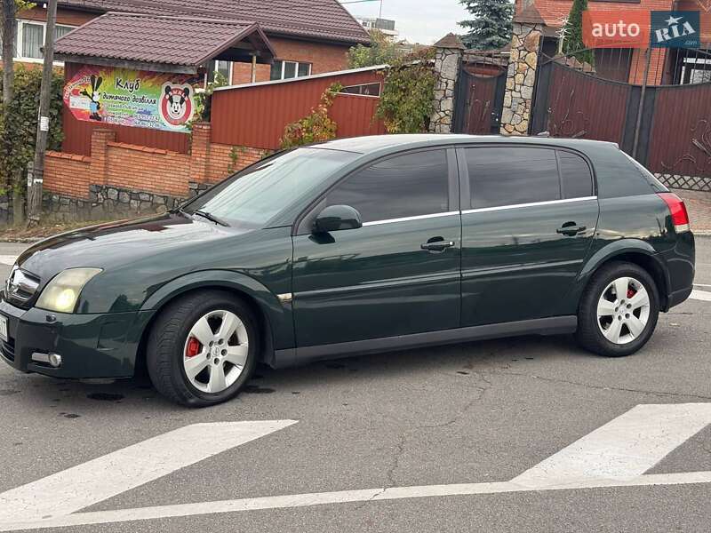 Opel Signum 2004