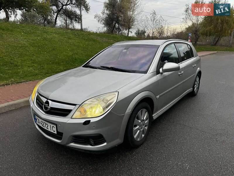 Хэтчбек Opel Signum 2006 в Киеве