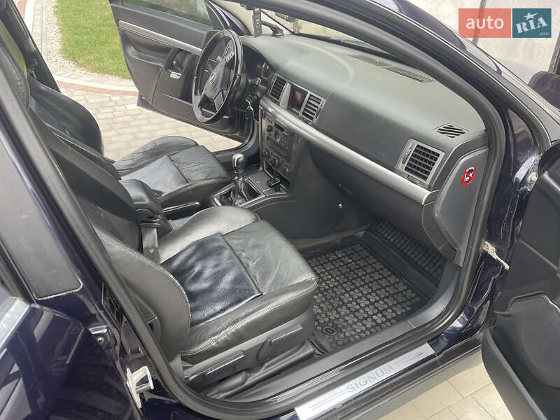 Хетчбек Opel Signum 2003 в Городенці