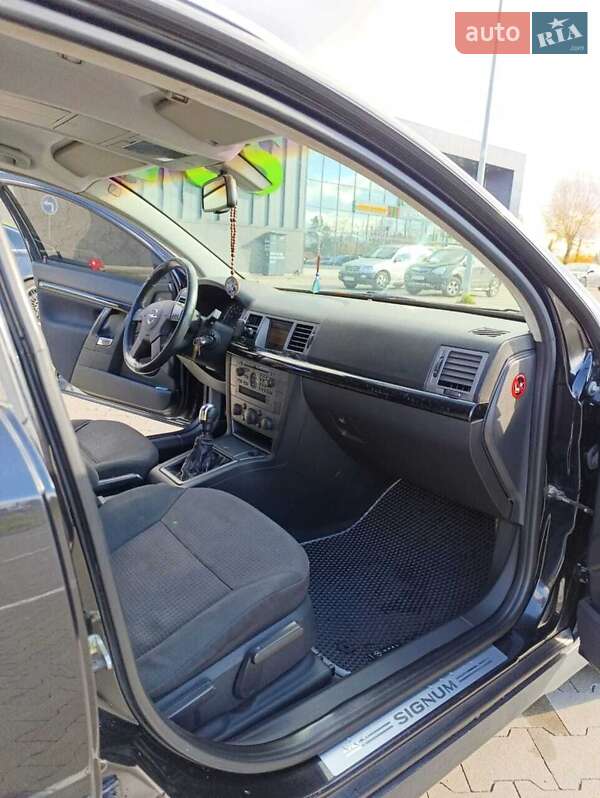 Хэтчбек Opel Signum 2003 в Вышгороде