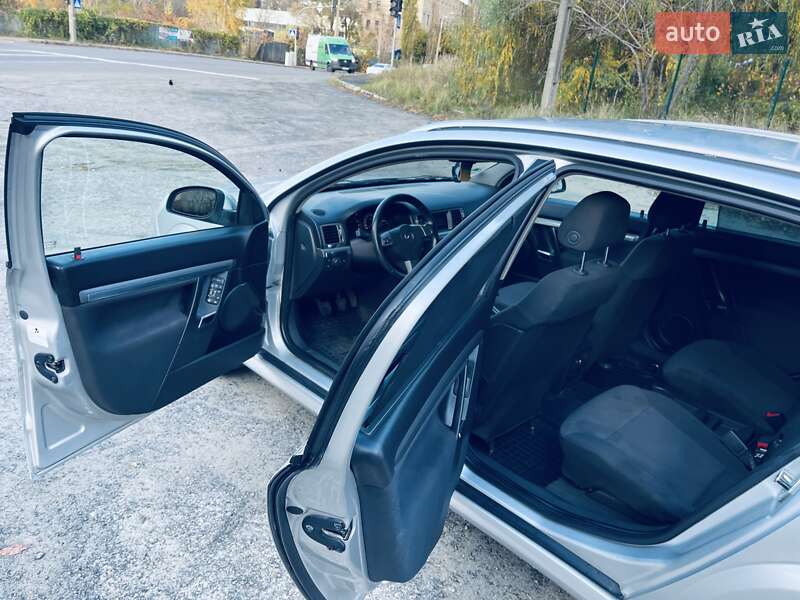 Хэтчбек Opel Signum 2006 в Киеве