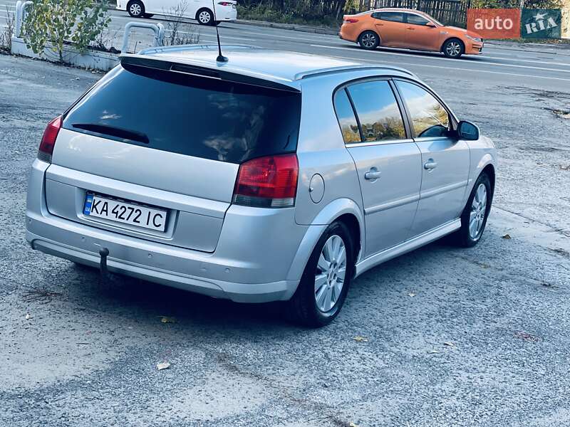 Хэтчбек Opel Signum 2006 в Киеве