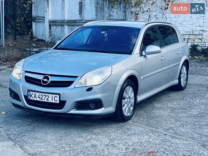 Хэтчбек Opel Signum 2006 в Киеве