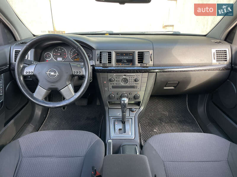 Хэтчбек Opel Signum 2004 в Киеве