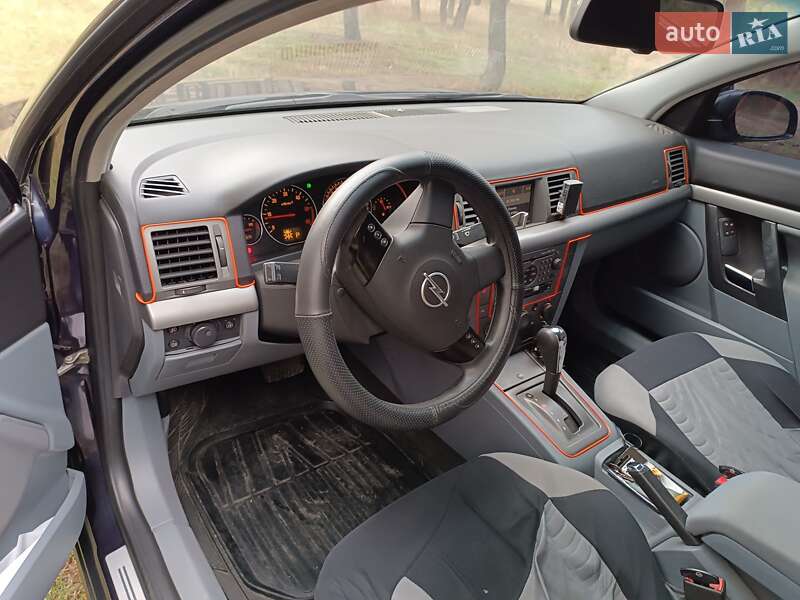 Хетчбек Opel Signum 2003 в Павлограді