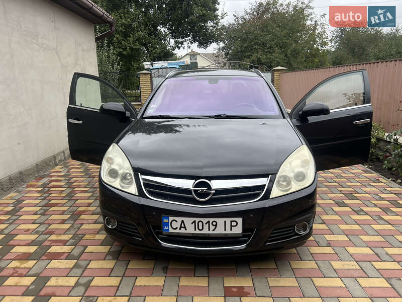 Хэтчбек Opel Signum 2008 в Умани