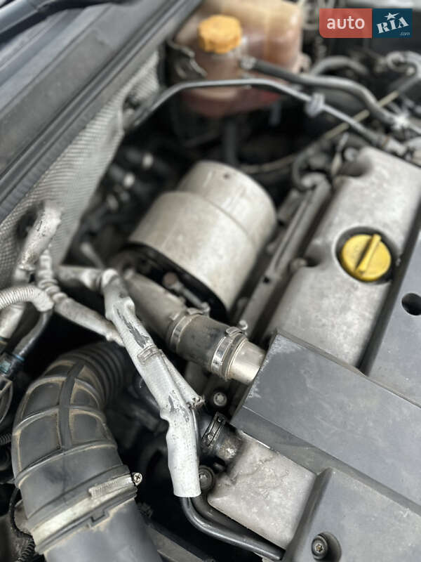 Хетчбек Opel Signum 2003 в Києві