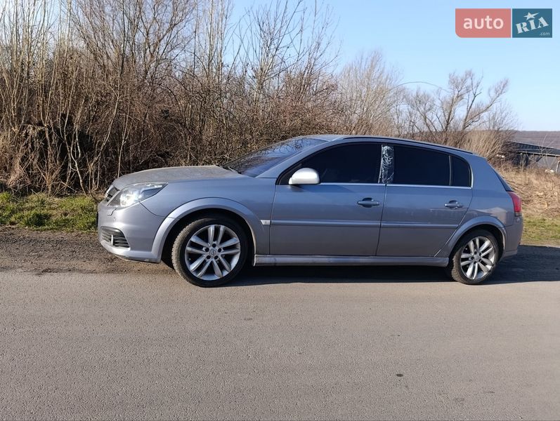 Хэтчбек Opel Signum 2006 в Ужгороде