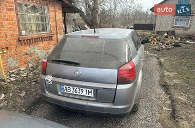 Хэтчбек Opel Signum 2004 в Липовце