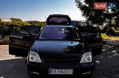Хэтчбек Opel Signum 2004 в Умани
