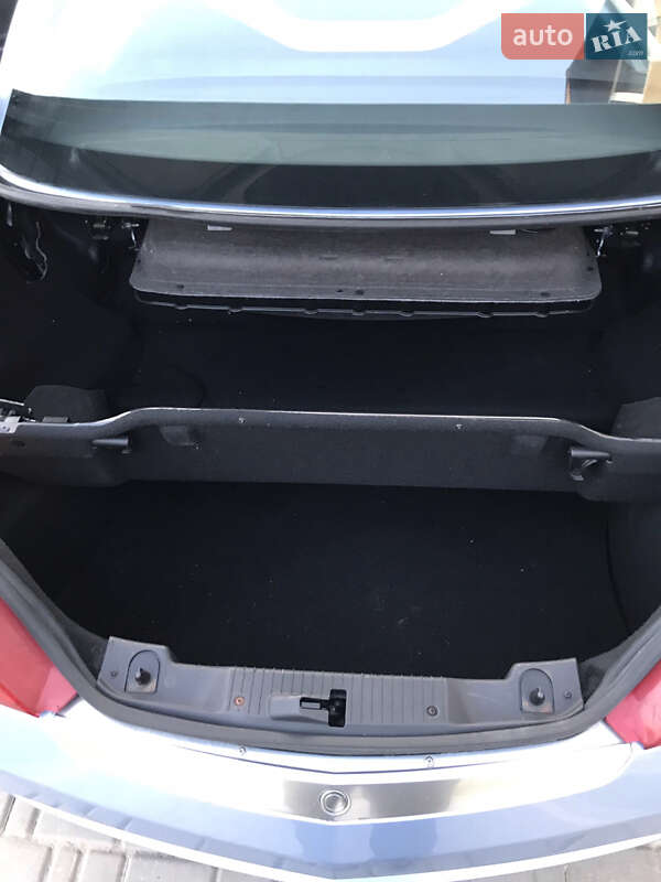 Кабриолет Opel Tigra 2007 в Теребовле