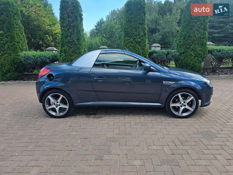 Кабриолет Opel Tigra 2006 в Косове