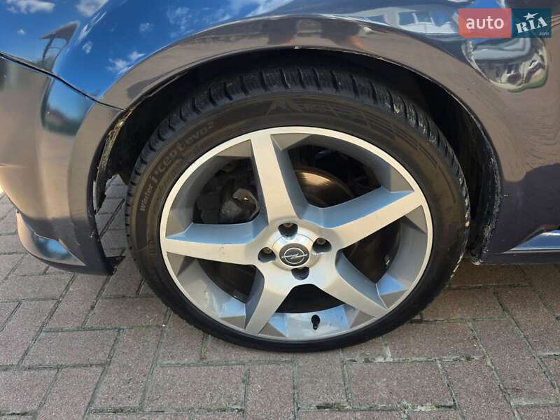 Кабриолет Opel Tigra 2006 в Косове