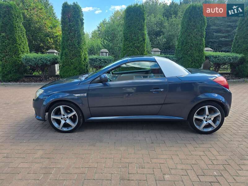 Кабриолет Opel Tigra 2006 в Косове