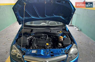 Кабриолет Opel Tigra 2005 в 