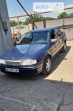 Седан Opel Vectra A 1990 в Днепре