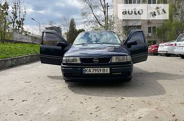 Седан Opel Vectra A 1994 в Киеве