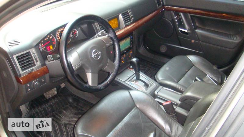 Седан Opel Vectra 2004 в Львове