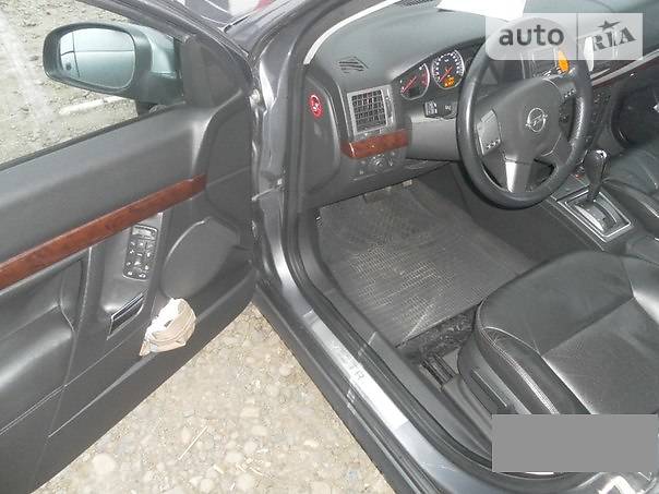Седан Opel Vectra 2004 в Ивано-Франковске