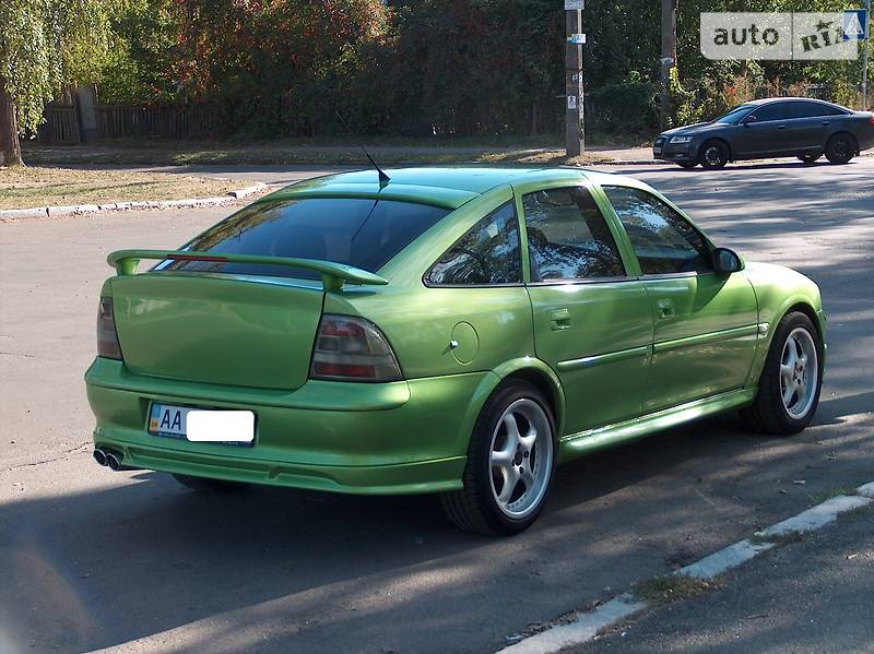 Хэтчбек Opel Vectra 1996 в Киеве