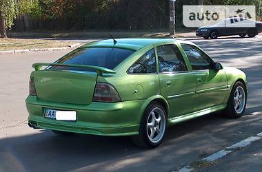 Хэтчбек Opel Vectra 1996 в 