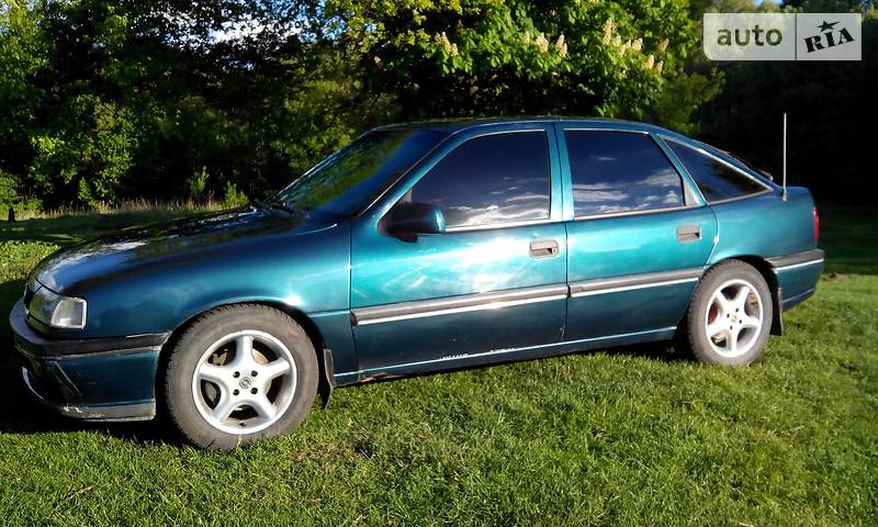 Хетчбек Opel Vectra 1995 в Сумах фото Хетчбек Opel Vectra 1995 в Сумах