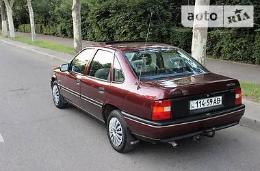 Седан Opel Vectra 1990 в Одессе