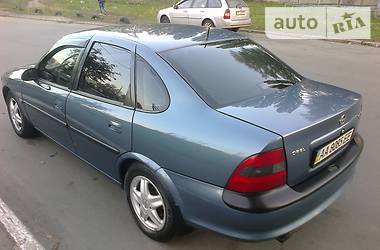 Седан Opel Vectra 1998 в Киеве