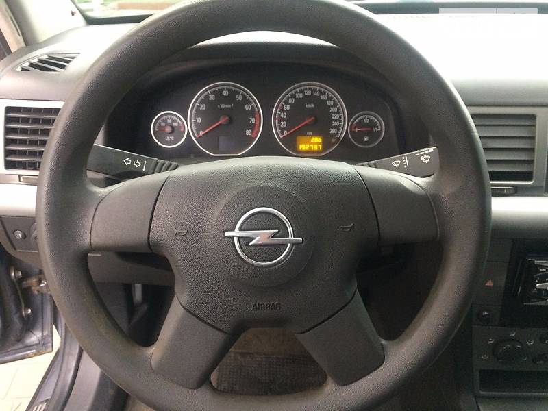 Седан Opel Vectra 2005 в Миколаєві