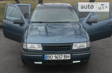 Седан Opel Vectra 1989 в Ровно
