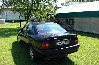 Седан Opel Vectra 1990 в 