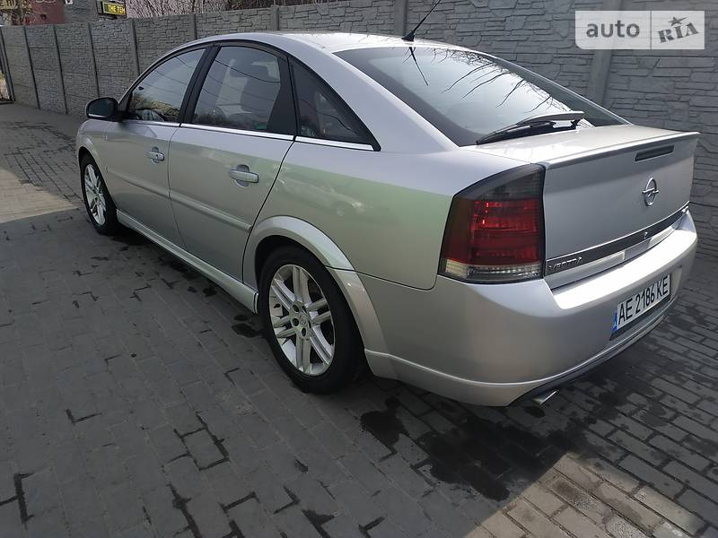 Ліфтбек Opel Vectra 2004 в Дніпрі