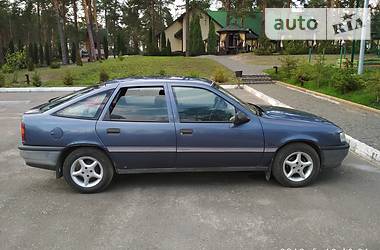 Хэтчбек Opel Vectra 1989 в Рокитном