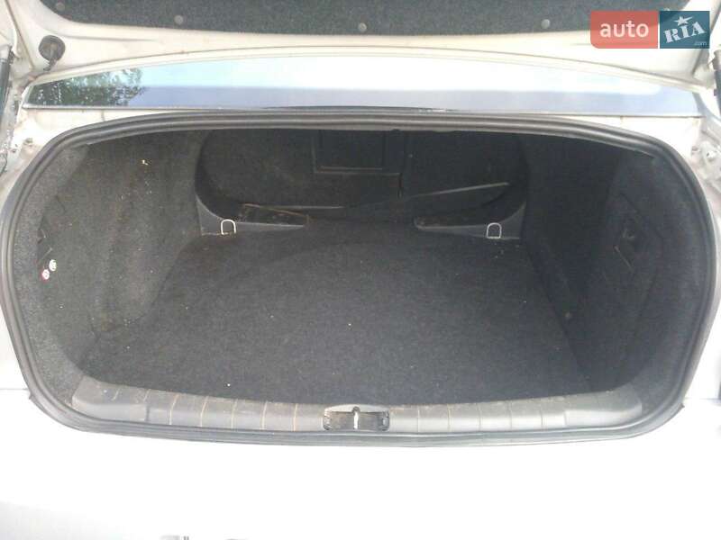 Седан Opel Vectra 2008 в Ровно