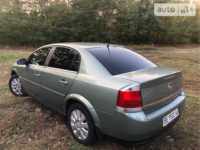 Седан Opel Vectra 2004 в Врадиевке