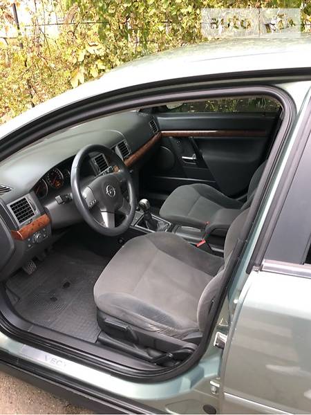 Седан Opel Vectra 2004 в Врадиевке