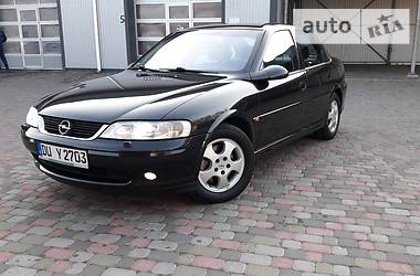 Седан Opel Vectra 2002 в Сарнах