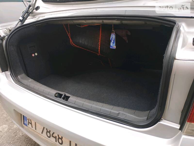 Седан Opel Vectra 2006 в Білій Церкві