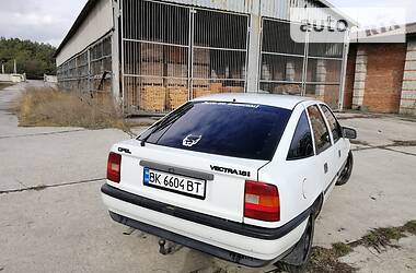 Лифтбек Opel Vectra 1990 в Нетешине