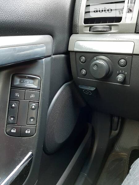 Седан Opel Vectra 2006 в Львові