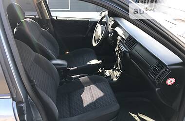 Седан Opel Vectra 1998 в  фото 11 Седан Opel Vectra 1998 в