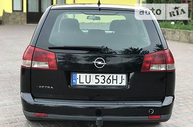 Универсал Opel Vectra 2004 в 