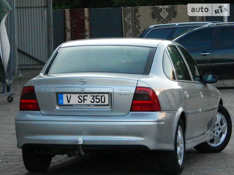 Седан Opel Vectra 2000 в Сарнах
