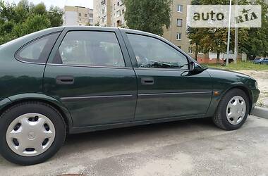 Седан Opel Vectra 1998 в Львові