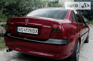 Седан Opel Vectra 1996 в Рахове