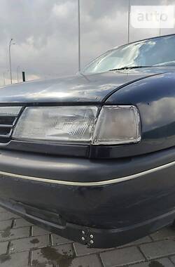 Седан Opel Vectra 1990 в Львове