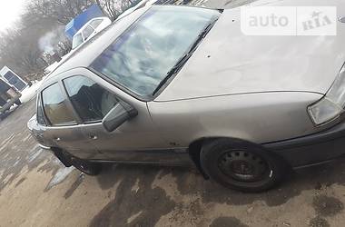 Седан Opel Vectra 1990 в Тлумаче