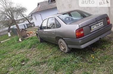 Седан Opel Vectra 1990 в Тлумаче