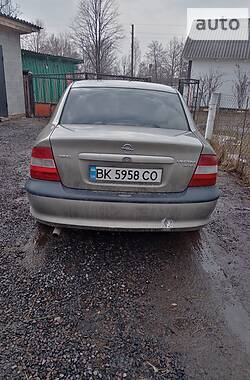 Седан Opel Vectra 1996 в Рокитному